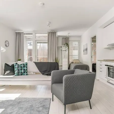 Kotimaailma - Valoisa Kolmio Espoon Keskustassa